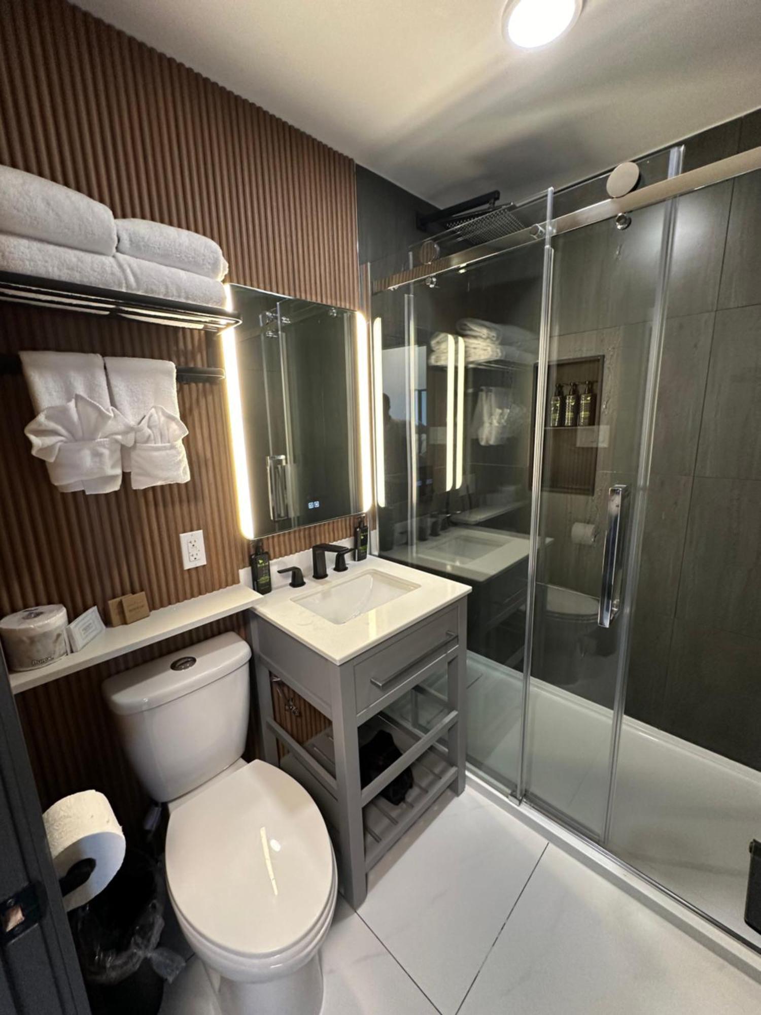 Marine Inn Пауъл Ривър Екстериор снимка