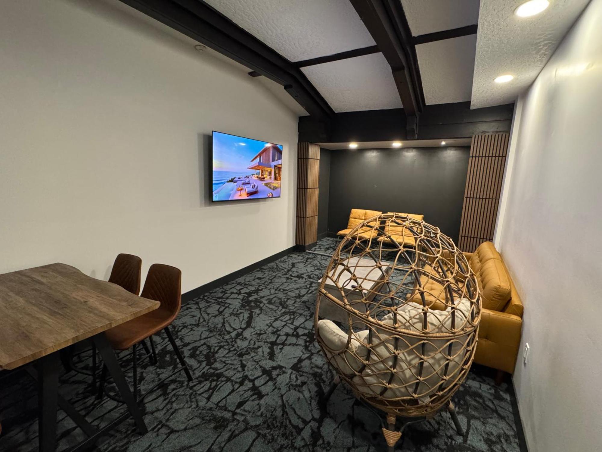 Marine Inn Пауъл Ривър Екстериор снимка